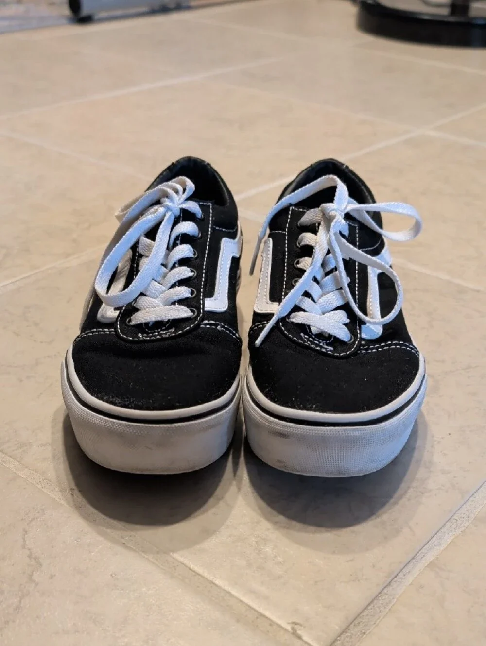 Girls Vans Old Skool Sneakers